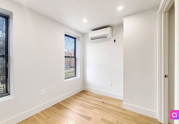 4th image of 738 E 6th St #2