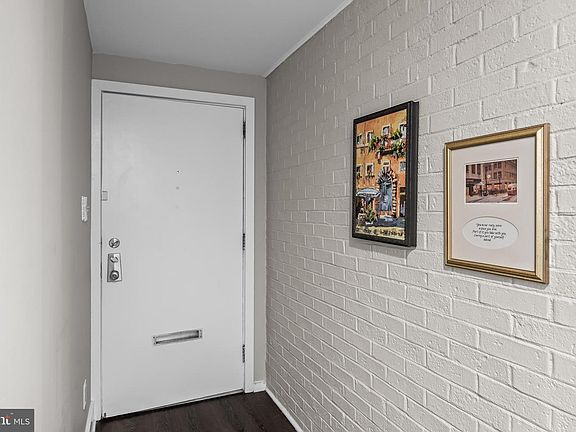 4th image of 10 N Close