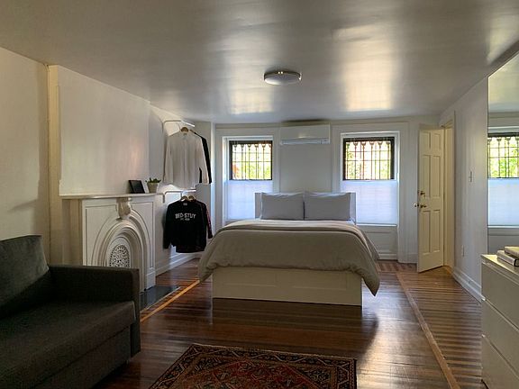 3rd image of 216 Quincy St APT 1