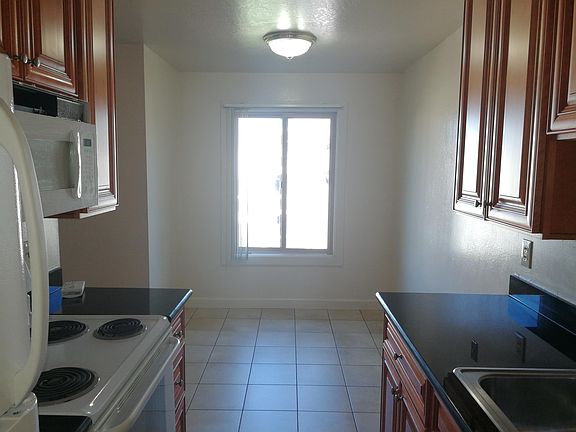 4th image of 2535 College Ave #302