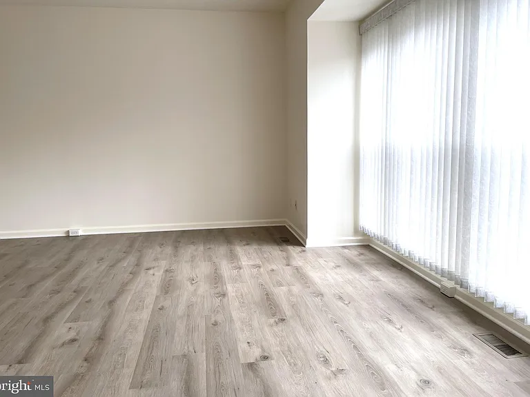2540 Banshire Dr — Photo 17