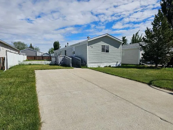 64 S Westover Ave, Claresholm, AB T0L 0T0