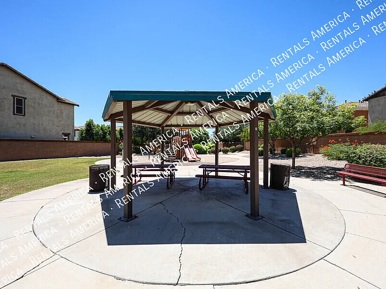 1081 N Mason Dr — Photo 40