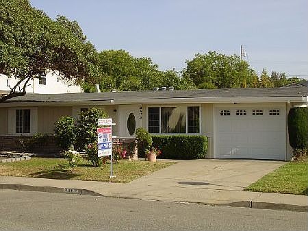 Great starter home for first time buyers in the Mission Schools District