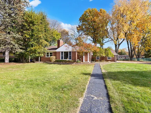 14620 Bredin Ct, Livonia, MI 48154