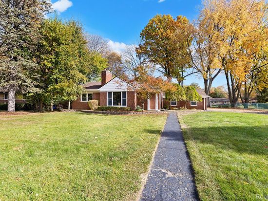 14620 Bredin Ct, Livonia, MI 48154