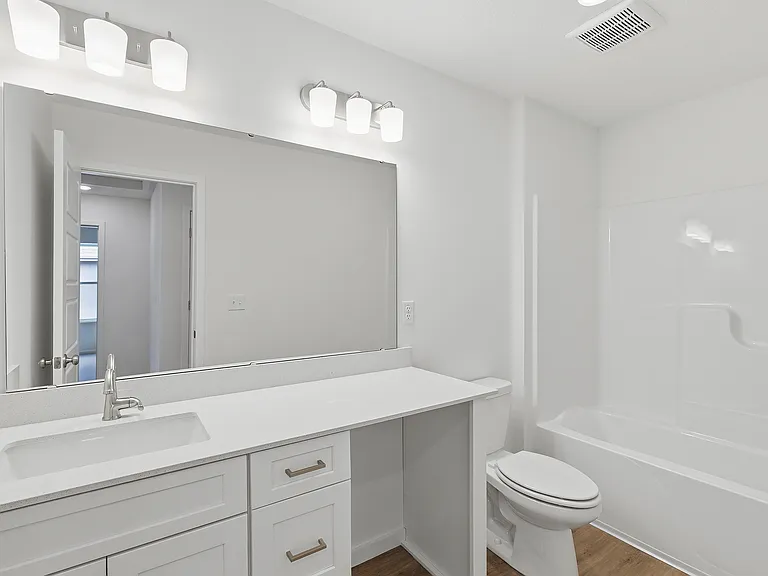 8724 SW Edgewater Dr — Photo 5