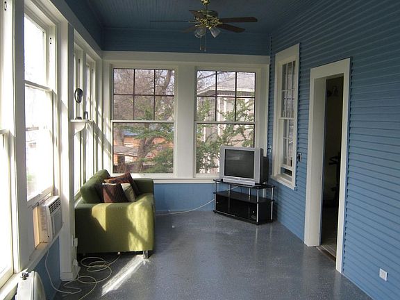 4th image of 226 Alamosa Ave