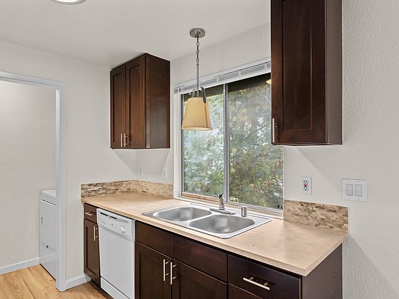 3rd image of 1506 S G St #4