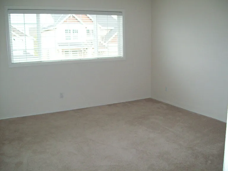 12556 NW Brimpton Ct — Photo 12