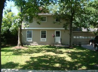 14 Paul Dr, Amherst, NY 14228