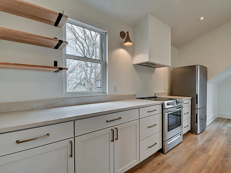 1220 E 9th St — Photo 2