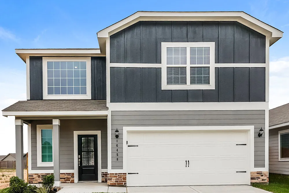 4 bed, 2.5 bath, 2203 sqft, $1,925 — Photo 1