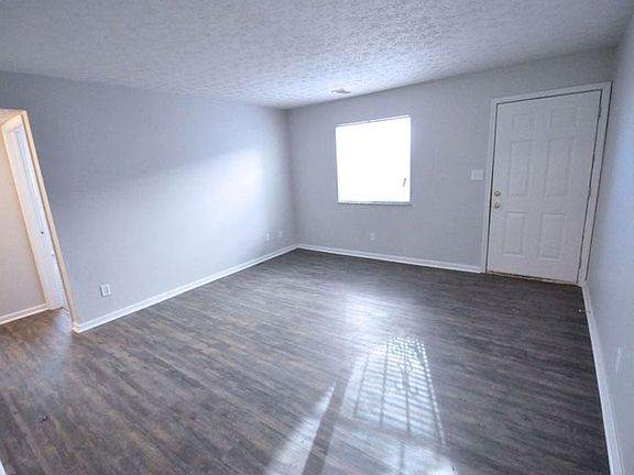4th image of 1332 Courtland Ave #D