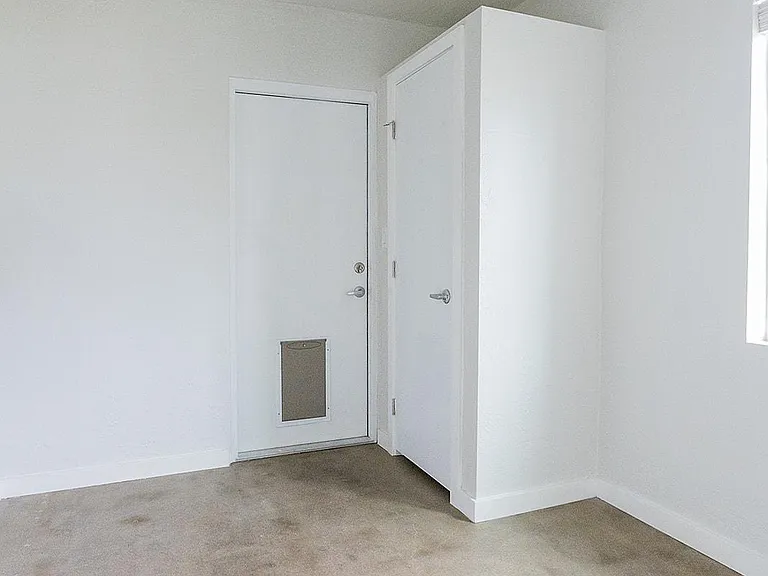 320 W Highland Ave #4 — Photo 17