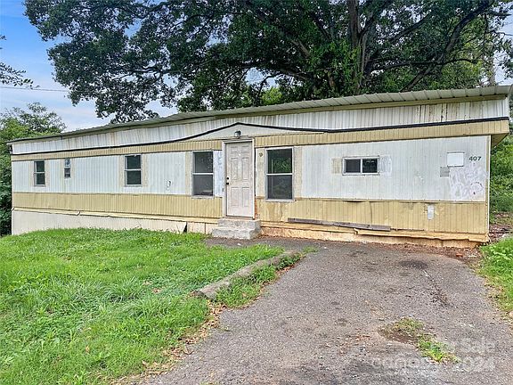 5th image of 407 Elizabeth Ln