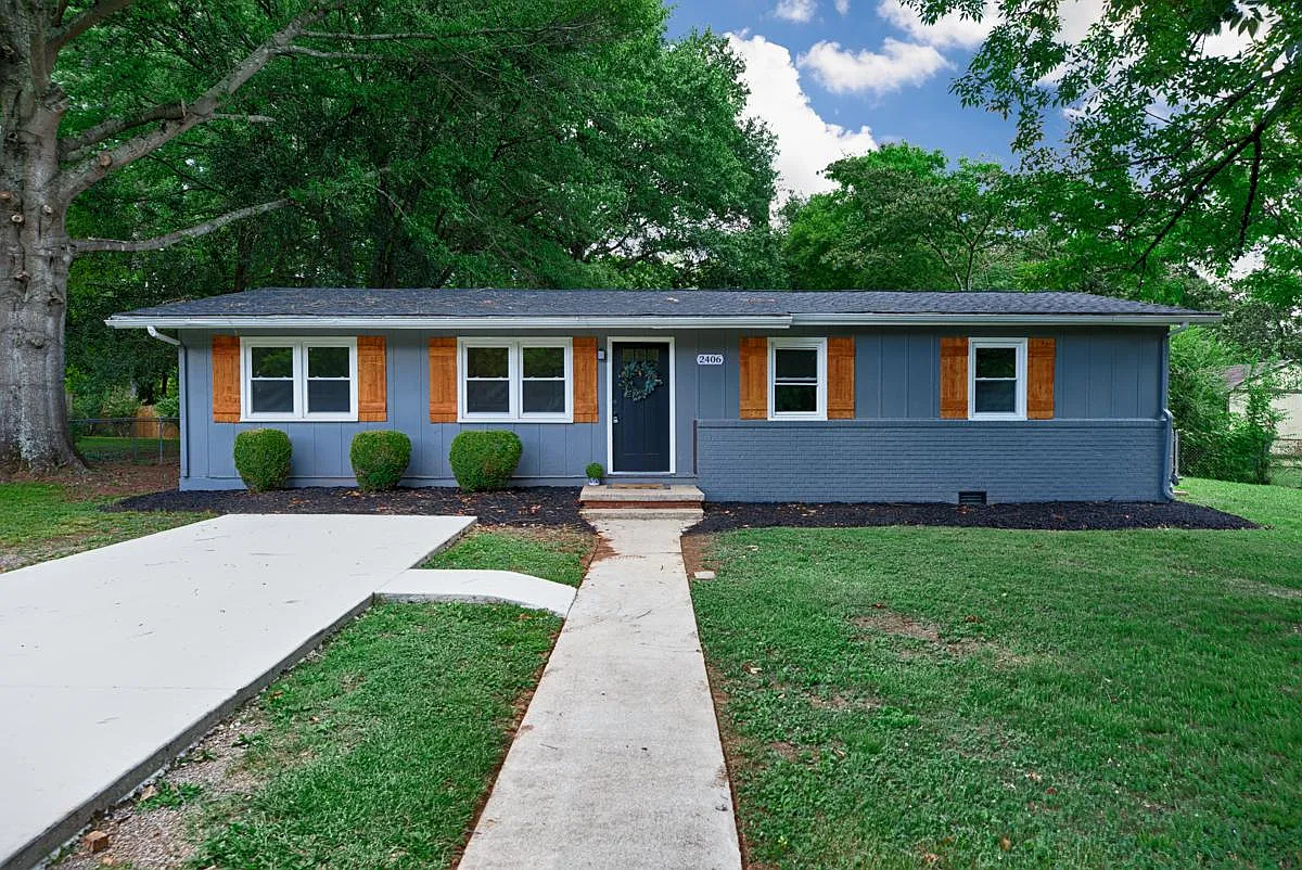 2406 Shady Lane Dr NW — Photo 1