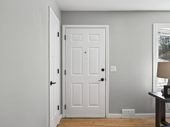5th image of 4949 Virginia Ave N