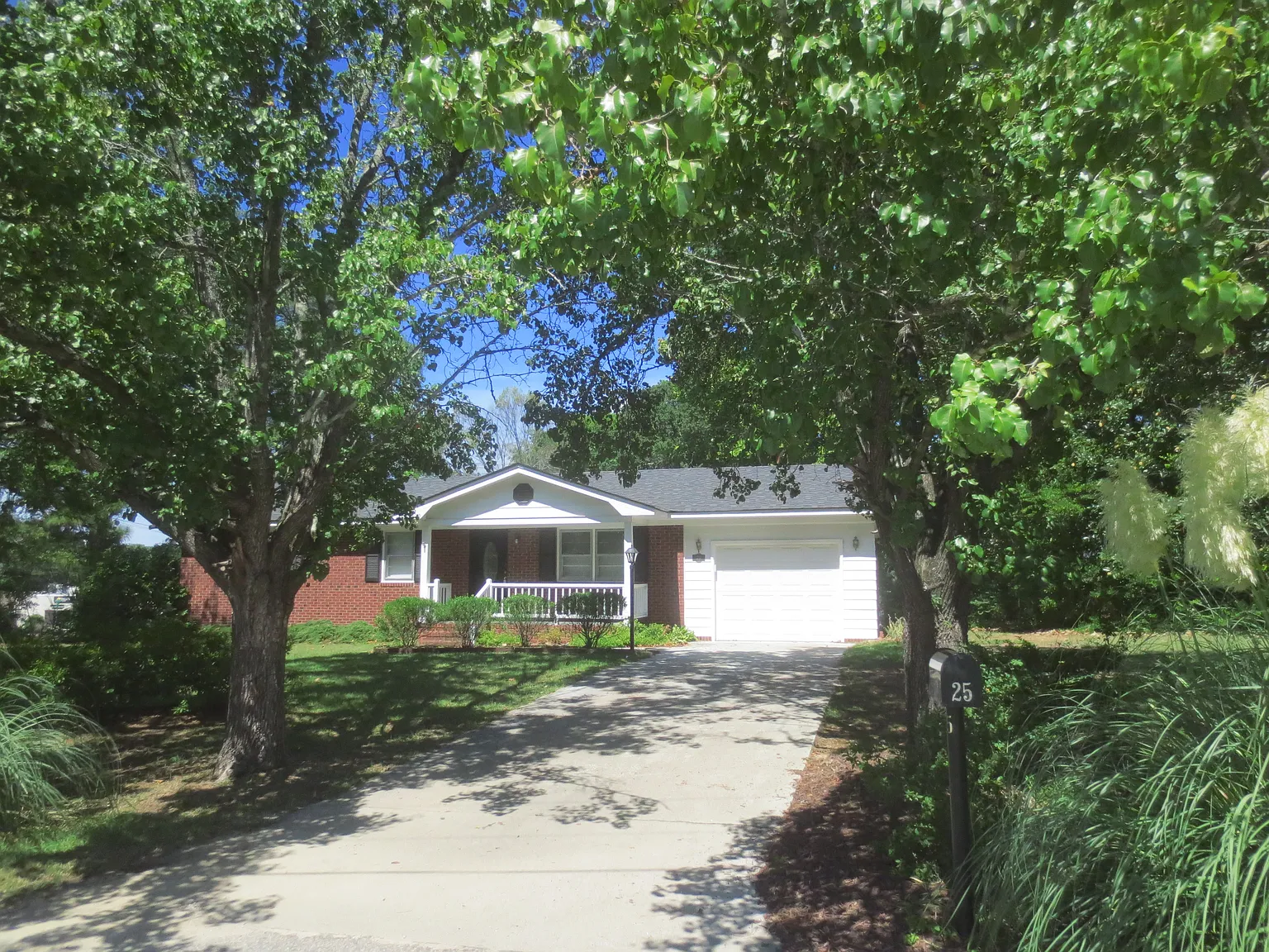3 bed, 1212 sqft, $1,699 — Photo 1