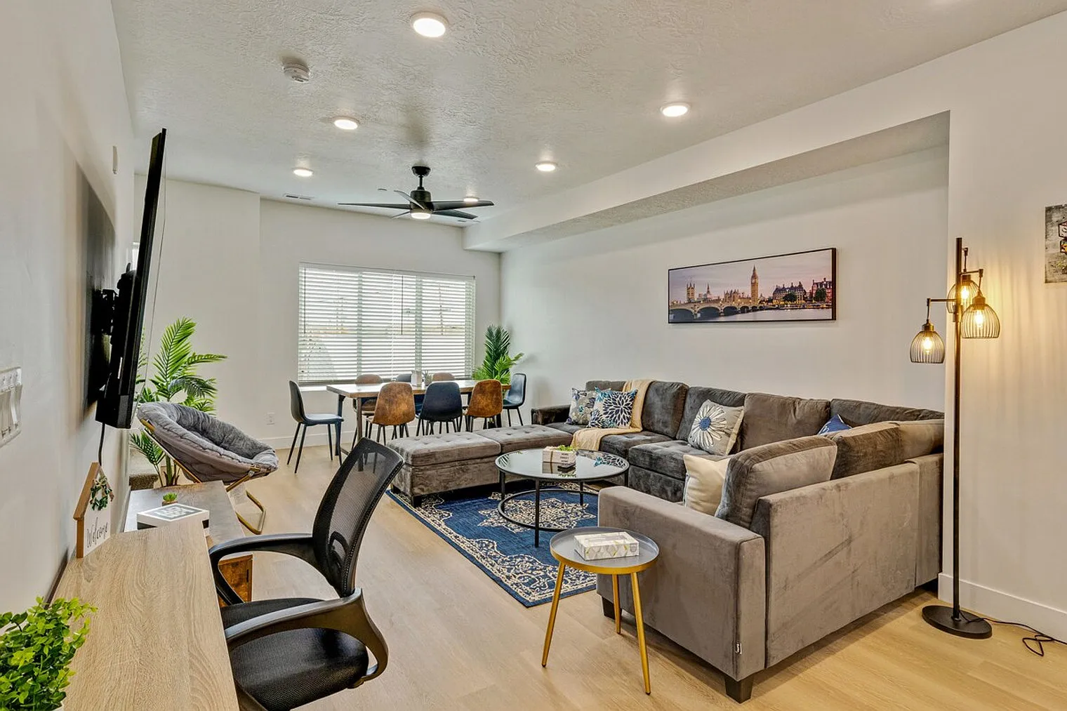 3 bed, 2.0 bath, 990 sqft, $4,465 — Photo 4