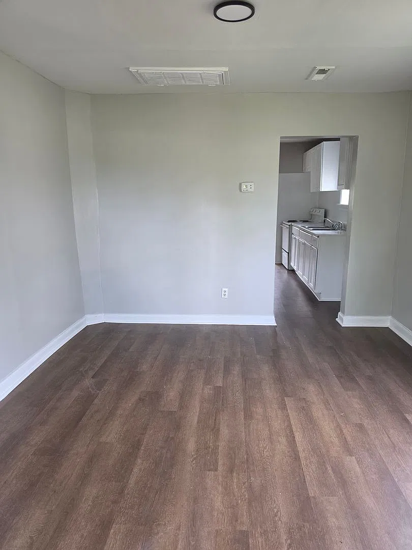 2 Bedroom 1 Bath House in Southwest Roanoke — Photo 3