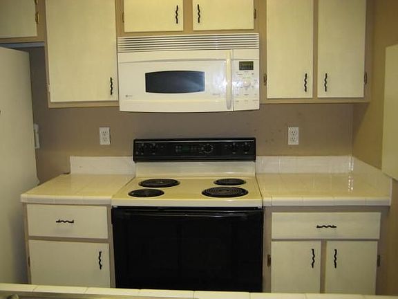 4th image of 3045 Park Ln APT 1077