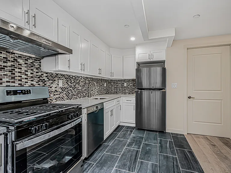 3641 Johnson Ave #5A — Photo 3