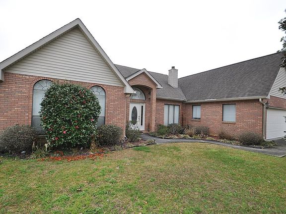 2nd image of 925 W Lakeshore Dr