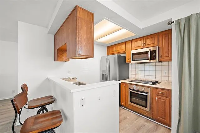 2 bed, 752 sqft, $2,600 — Photo 2