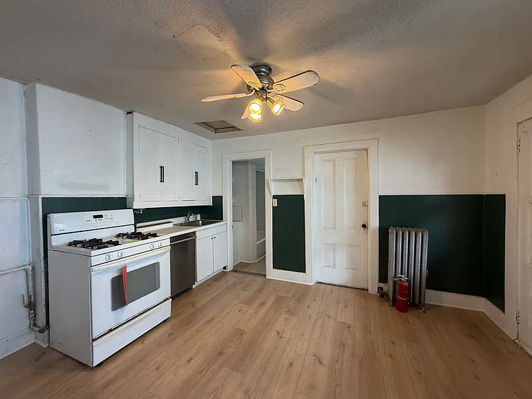 64 Elm St #2 — Photo 6
