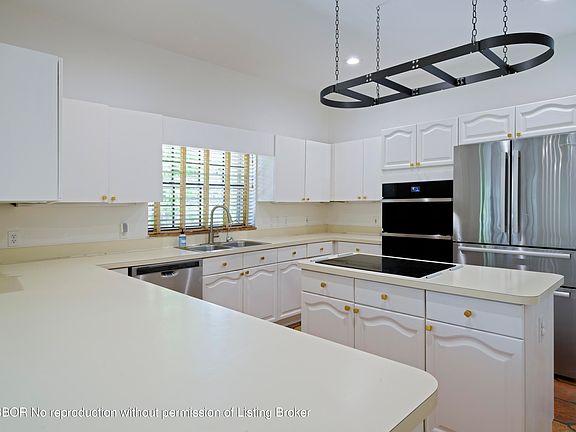 4th image of 165 Seminole Ave
