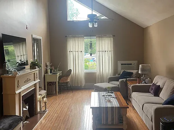 200 Woodlawn Ave #315 — Photo 2