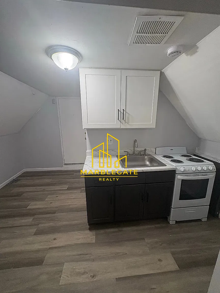 Studio, 550 sqft, $1,200 — Photo 1