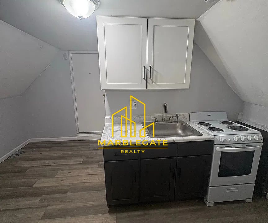 1st image of 180 Lincoln Pl #S3