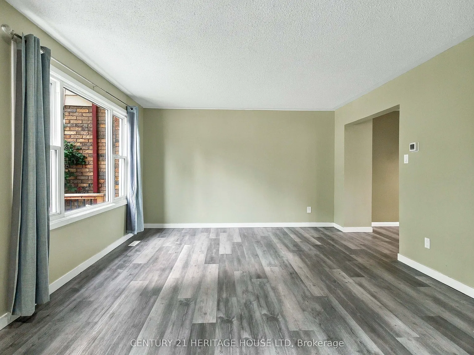 3 bed, $2,400 — Photo 3