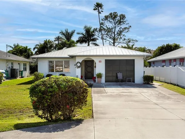 658 93rd AVE N, NAPLES, FL 34108