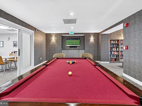 4th image of 250 President St Unit 600