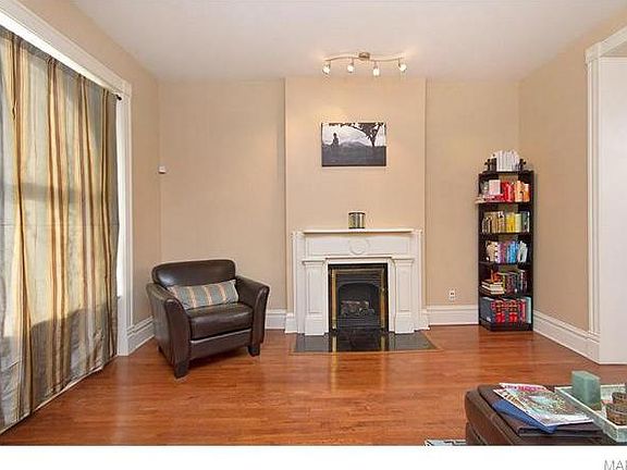 4th image of 2141 Oregon Ave