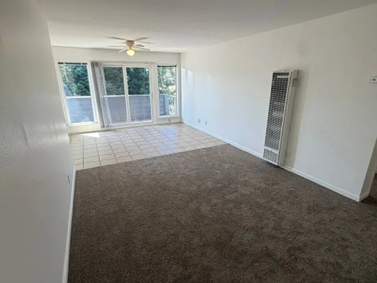407 Fairmount Ave — Photo 50