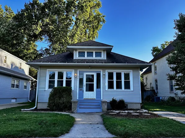 321 Morgan St, Elgin, IL 60123