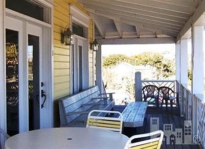 4th image of 828 S Fort Fisher Boulevard