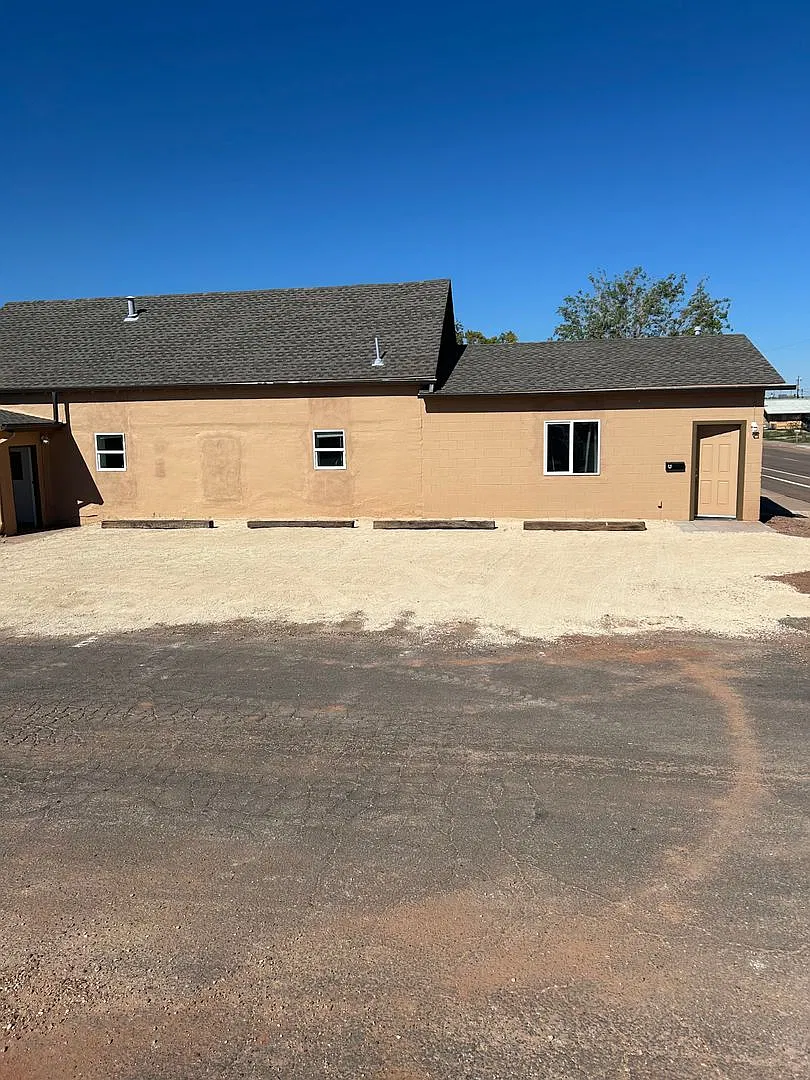 Winslow 3 Bedroom 1 Bathroom — Photo 2