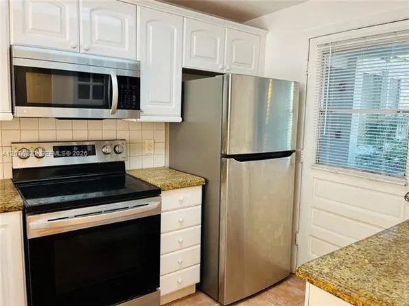 251 Galen Dr #Cu-101e, Key Biscayne, FL 33149