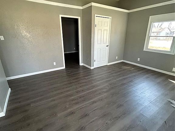 2nd image of 142 Saint Robert Dr