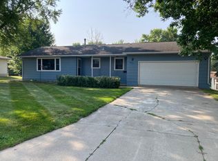 865 20th St, Windom, MN 56101