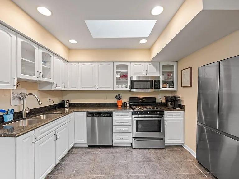 3812 Brookside Dr — Photo 4