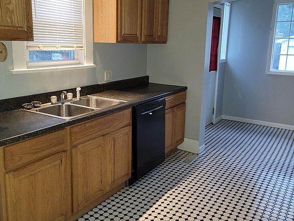5th image of 220 E Garfield Ave