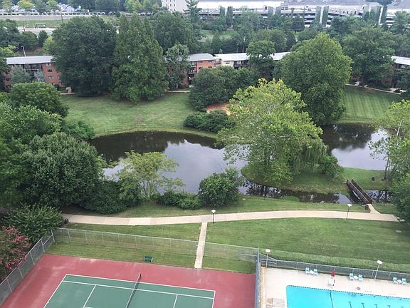 5th image of 10401 Grosvenor Pl APT 823