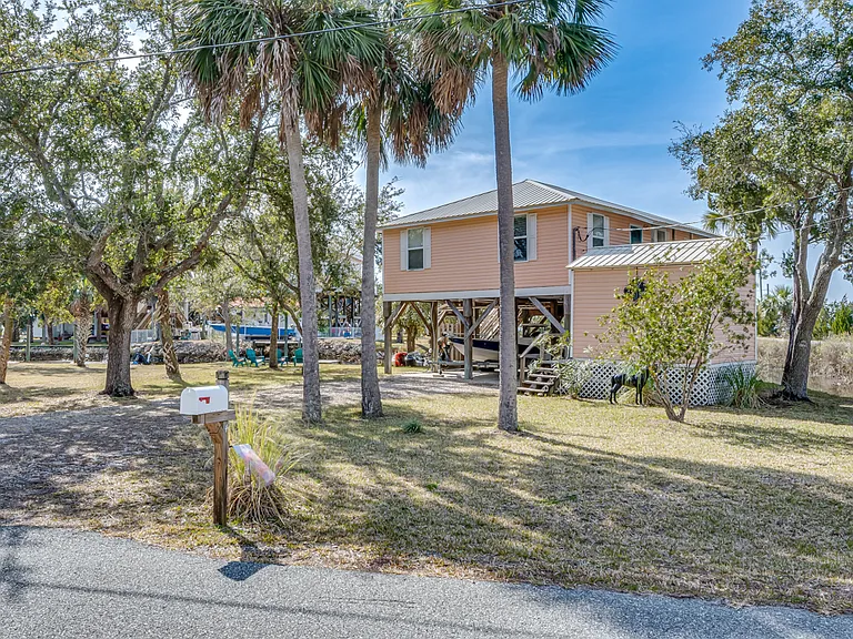 4 Oyster Bay Dr — Photo 12