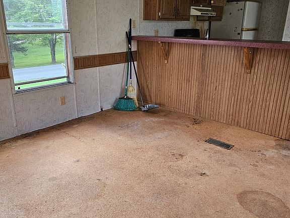2nd image of 1 Colony Dr #1